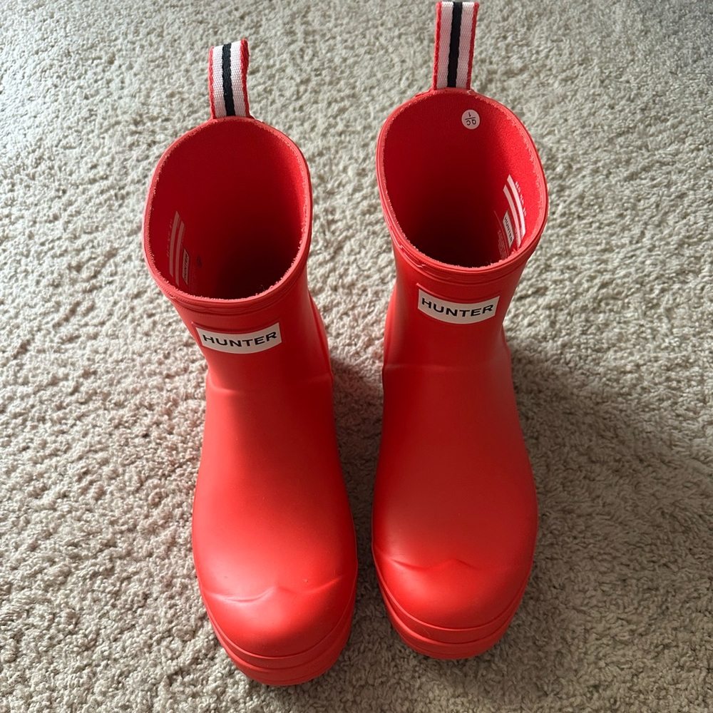 Hunter Women Play Short Rain Boots Logo Red 7